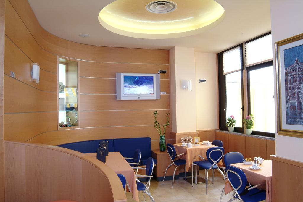 Hotel Nettuno Sottomarina Exterior photo