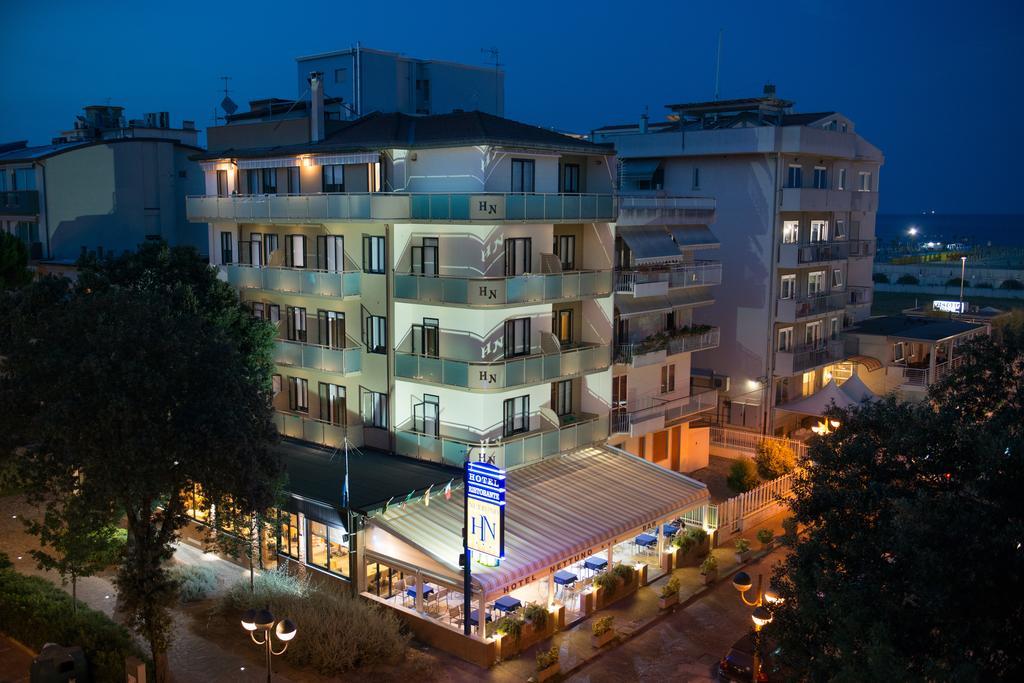 Hotel Nettuno Sottomarina Exterior photo